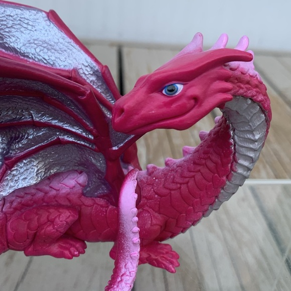 Pink red Love Dragon Safari 2016 - Picture 7 of 9